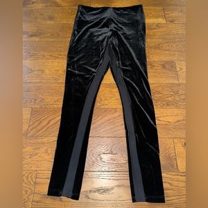 Lysse Black Velvet Leggings size Large